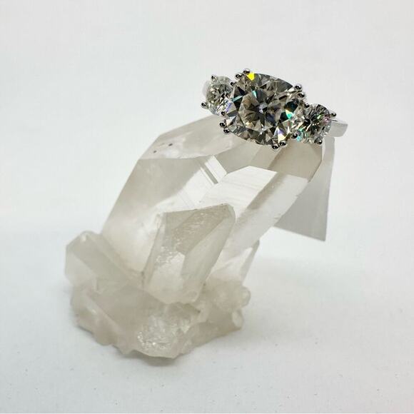 Cushion Cut Moissanite Ring 3 Stone Trilogy Engagement Wedding GRA 18K 925 - Picture 12 of 12